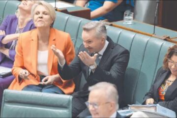 Labor’s final photo shows ‘highly paid protected species’ who continue to ‘kid themselves’